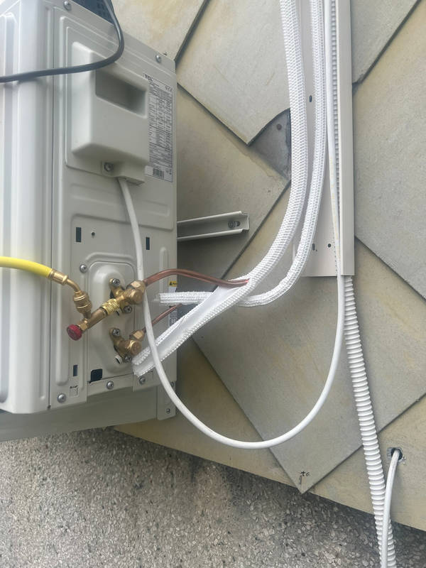 Prowadzenie instalacji klimatyzacji w korycie